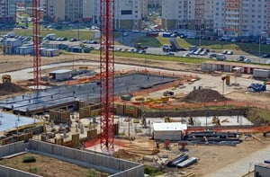 مدرسة رشمور الأمريكية تمضي قدمًا في أعمال الإنشاء استعدادًا لافتتاح سبتمبر 2025